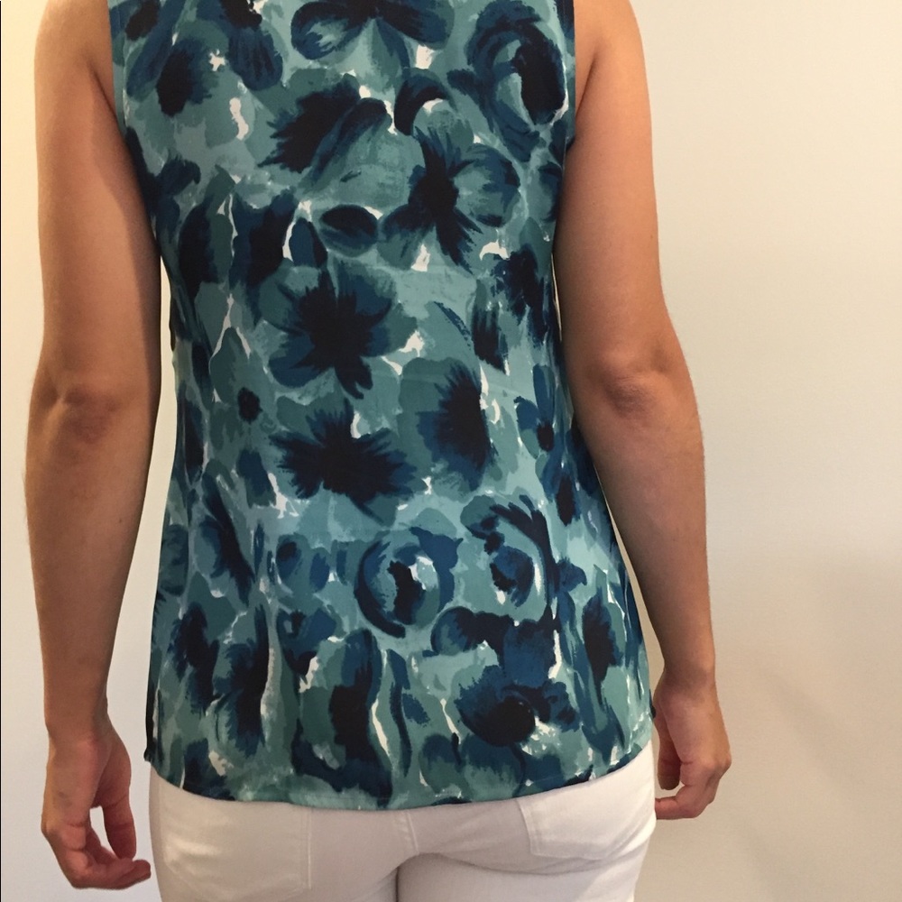 Sleeves blouse
